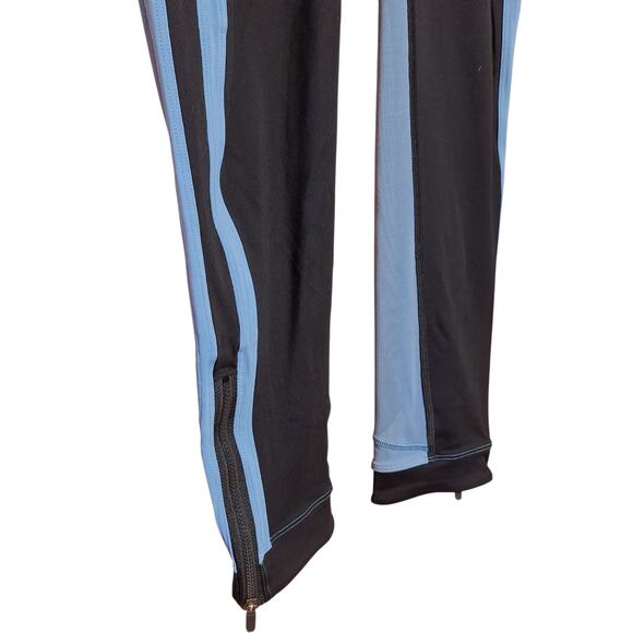 Lululemon high rise size 4 Zip the line crop legging black / utility blue 23" - Picture 6 of 10